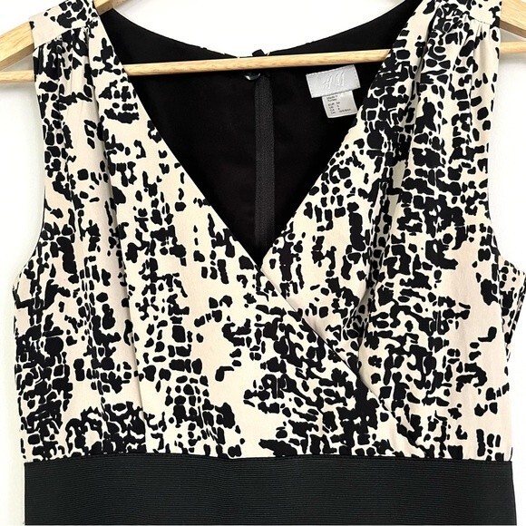 H&M Black and Cream Print Wrap Front Dress, Size 6 - Picture 2 of 7